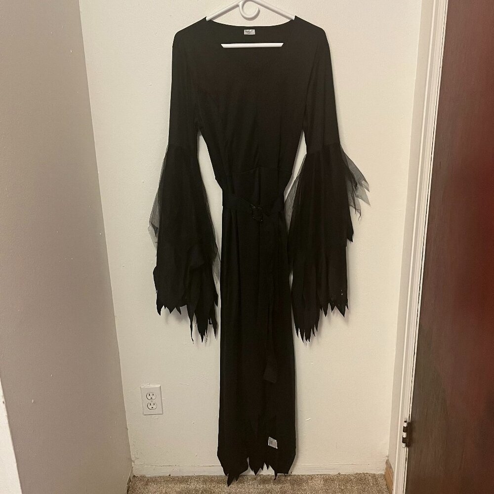 Spirit Halloween Witch's Halloween Costume Black Dress w/ Belt (NO HAT) Size XL